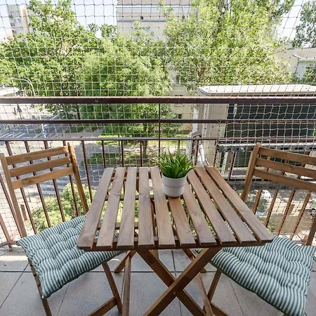 Comfortable With A Balcony A Place To Work By Renters Lejlighed Warszawa