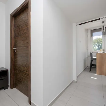 Lejlighed Comfortable With A Balcony A Place To Work By Renters Warszawa