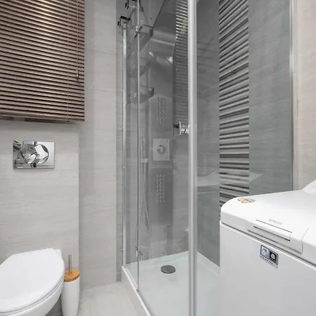 Comfortable With A Balcony A Place To Work By Renters * Warszawa
